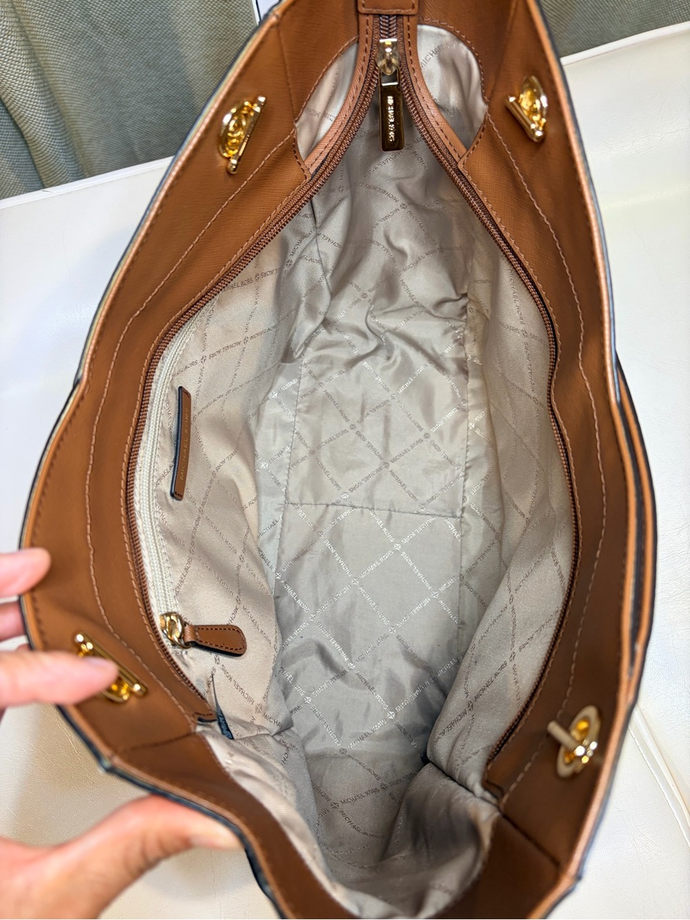 Michael Kors Cream & Brown MK Signature Tote with Gold Hardware - Picture 6 of 14